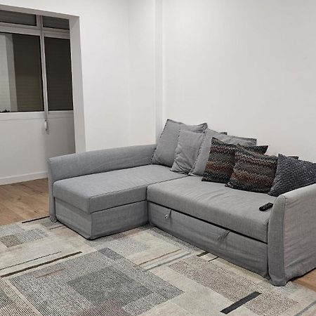 Apartamento T3 Em Lisboa/ เกลูซ ภายนอก รูปภาพ