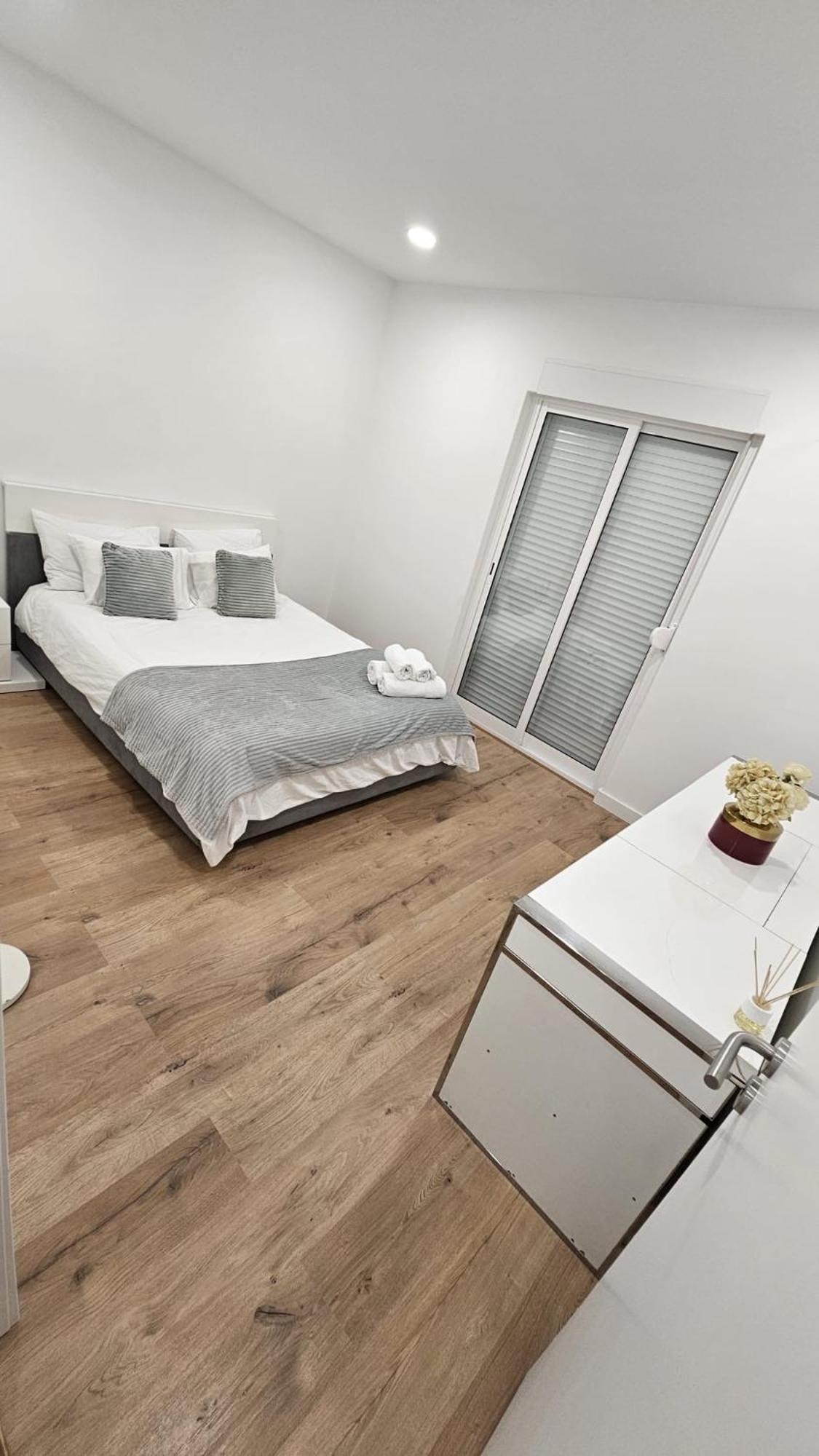 Apartamento T3 Em Lisboa/ เกลูซ ภายนอก รูปภาพ